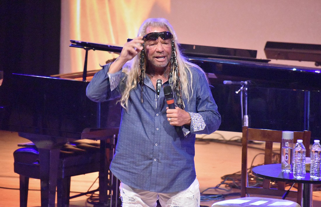 Duane Chapman introduces himself to the audience. (Photo by Ian Swaby)