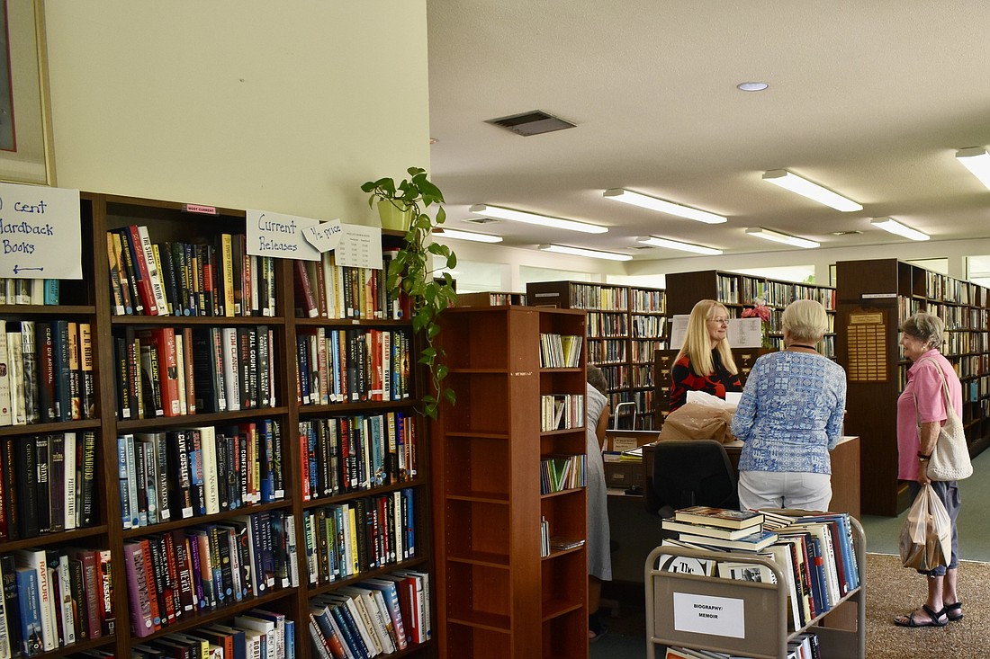 The Longboat Library has a book sale on August 10. (Photo by Lesley Dwyer)