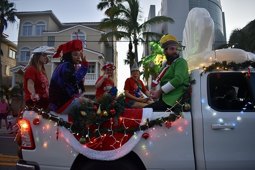 Kristin Hale, Lauren Bogart, Dara Simon, Gabriella Kephart, Wesley Pratt and Alexis Frey ride with Siesta Key Oyster Bar.