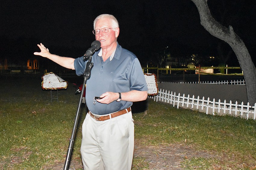 Mayor Ken Schneier greets the crowd and offers an update on the Town Center Green.