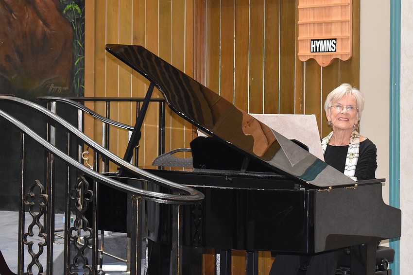 Pianist Lee Dougherty Ross