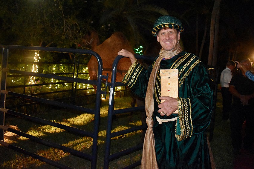 Bob Stobaugh plays one of the wisemen.