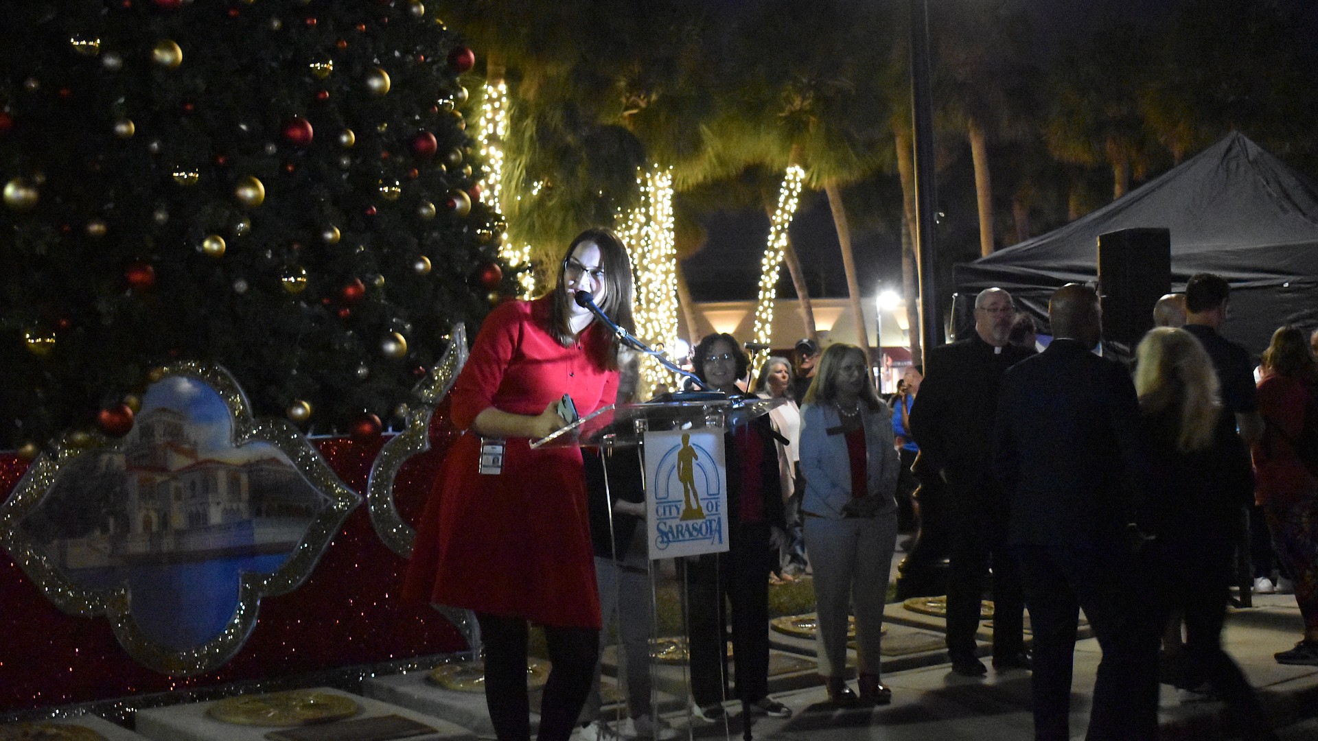 St. Armands treelighting begins Sarasota's holiday season Your Observer