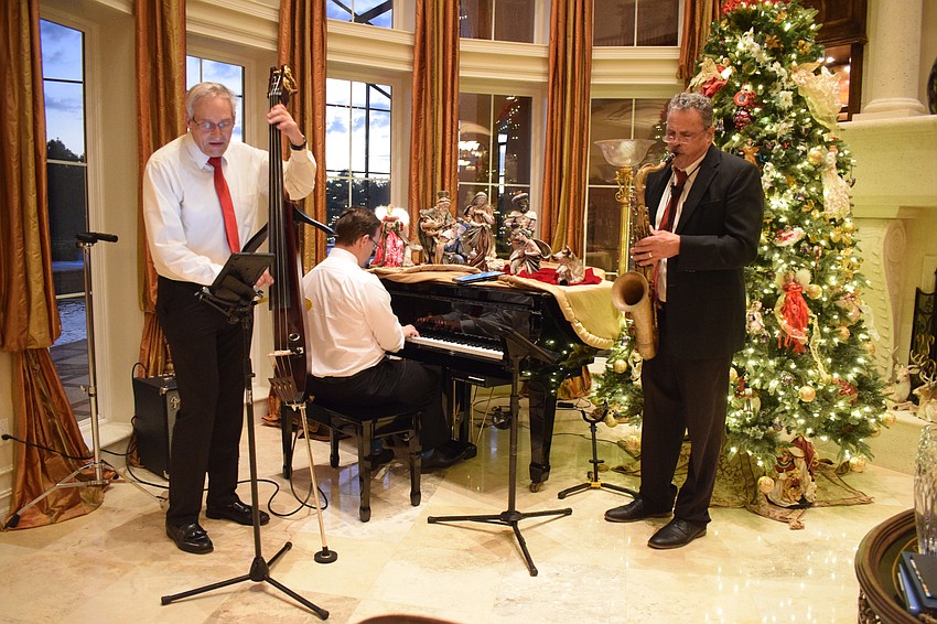 The Drew Trapani All Star Big Band plays holiday songs.