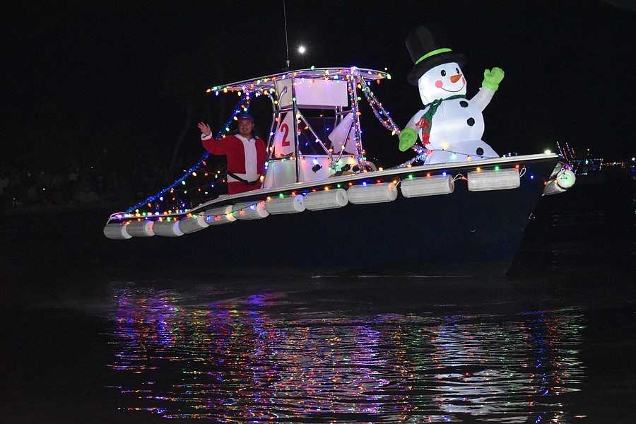 Sarasota Holiday Boat Parade dashes through the bay Your Observer