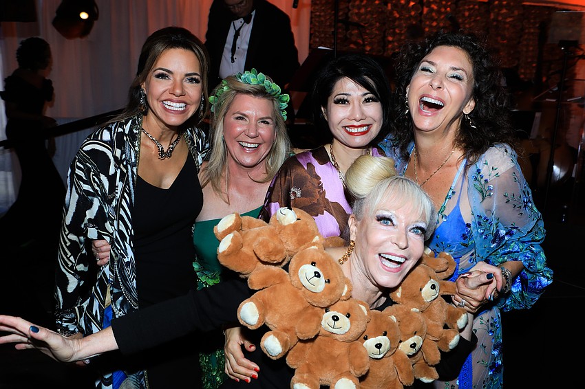 Amie Austin, Tammy Karp, Jaclyn Brunckhorst, Elisabeth Waters and Donna Koffman