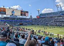 Sunset on Everbank Field stadium (NFL team Jaguars) on St Johns River in  downtown Jacksonville, Florida. Recently renamed as TIAA Bank field Stock  Photo - Alamy