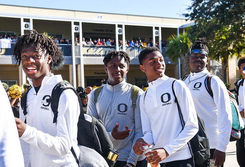 OCOEE KNIGHTS Ocoee High School sends off football team to state