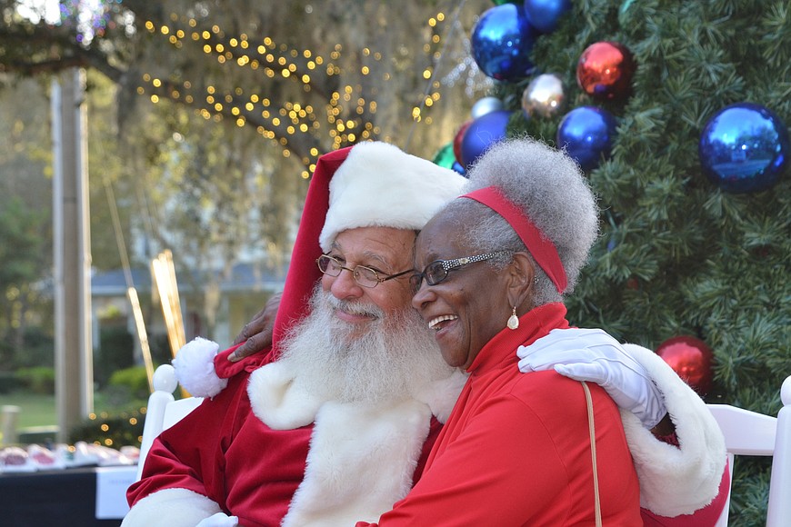 Photos: Santa arrives at Somerset Collection – The Oakland Press