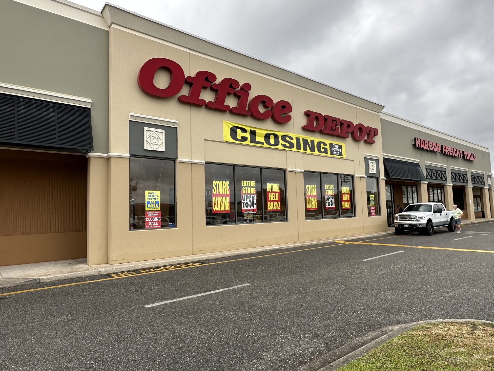 Office Depot store closings in Fresno, Clovis, California