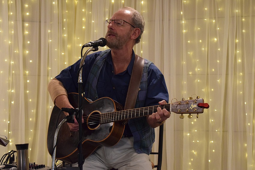 Brendan Nolan entertains 142 attendees during the cocktail hour.