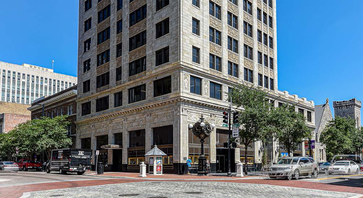 The Thomases bought the store on the ground floor at the northwest corner of Adams and Laura streets in 1986.