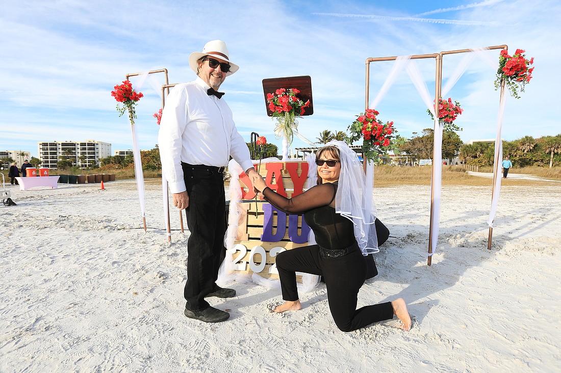 Andrew and Luz Hereth celebrated 15 years of marriage at the 2022 Valentine’s Day vow renewal on Siesta Beach.