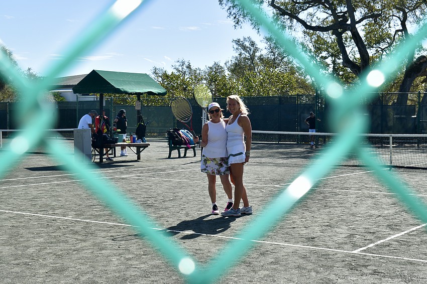 Division 1 winners Sandy Campbell and Shannon Elliot