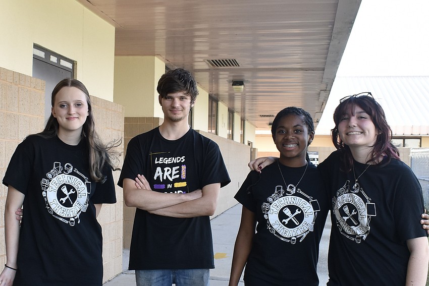 Lilly Williamson, Schyler Weaver, Tre'leah Garner and Ally Halpin.