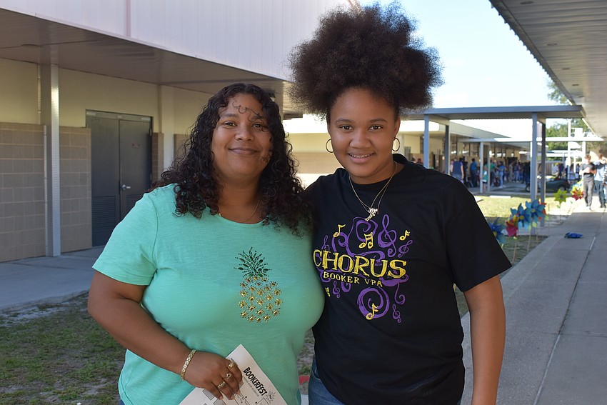 Lola and Evangelina Ponce.