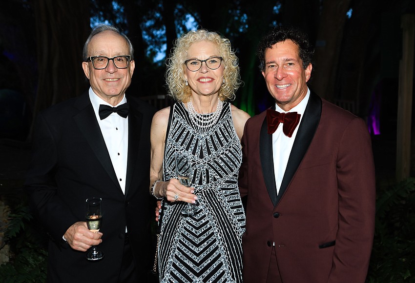 Your Observer Photo Mike and Tammi Hoffman with Billy Gamble