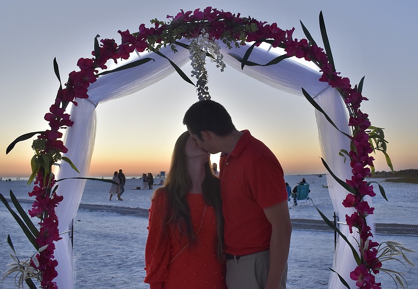 Tiffany and Matthew Carter renew their 2 years of marriage.