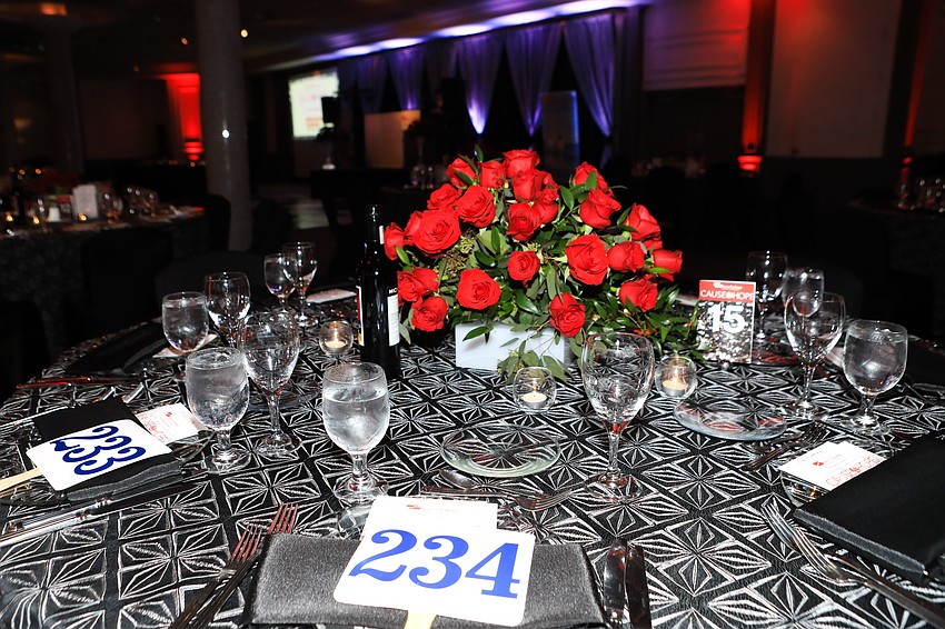 The night had an elegant red-toned aeshtetic.