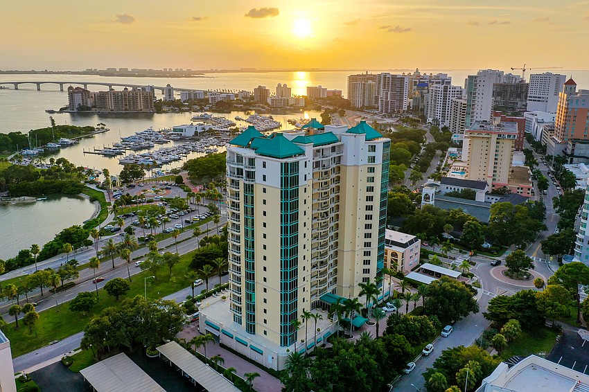 The condo at 340 South Palm Ave, Unit #75 was built in 1998. It has three bedrooms, three baths and 2,761 square feet of living area.