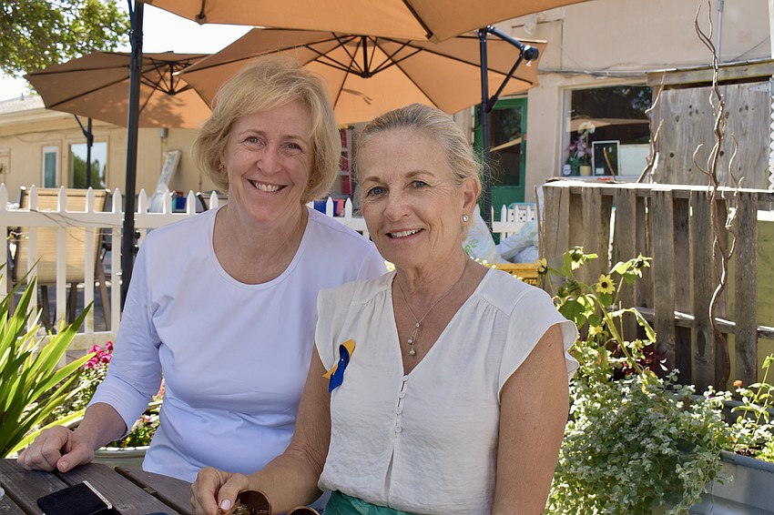 Roksolana Tymiak-Lonchyna and Mary Scheible