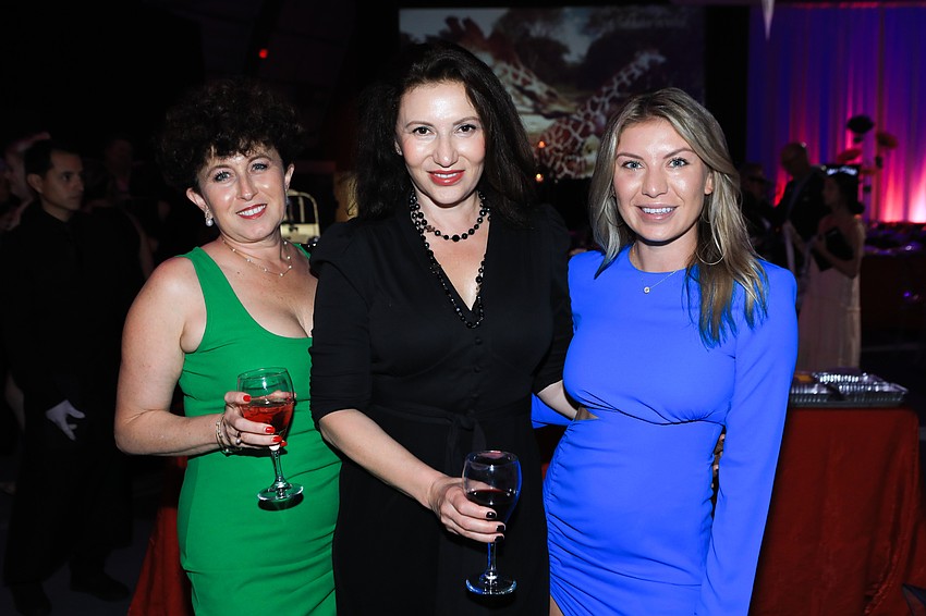 Nelli Dovich with Lana and Irina Zub