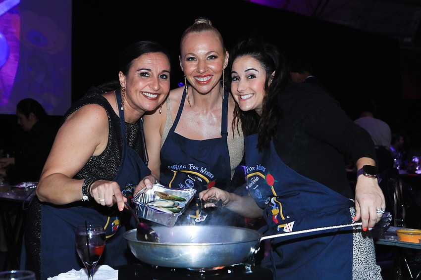 Jennifer Mitchell, Olga Coronas