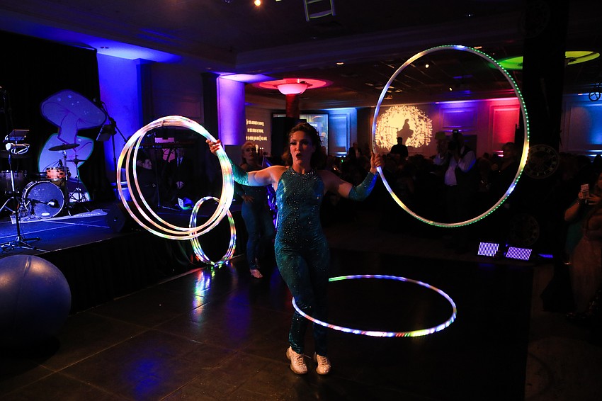 Cirque Vertigo performers put on a show.