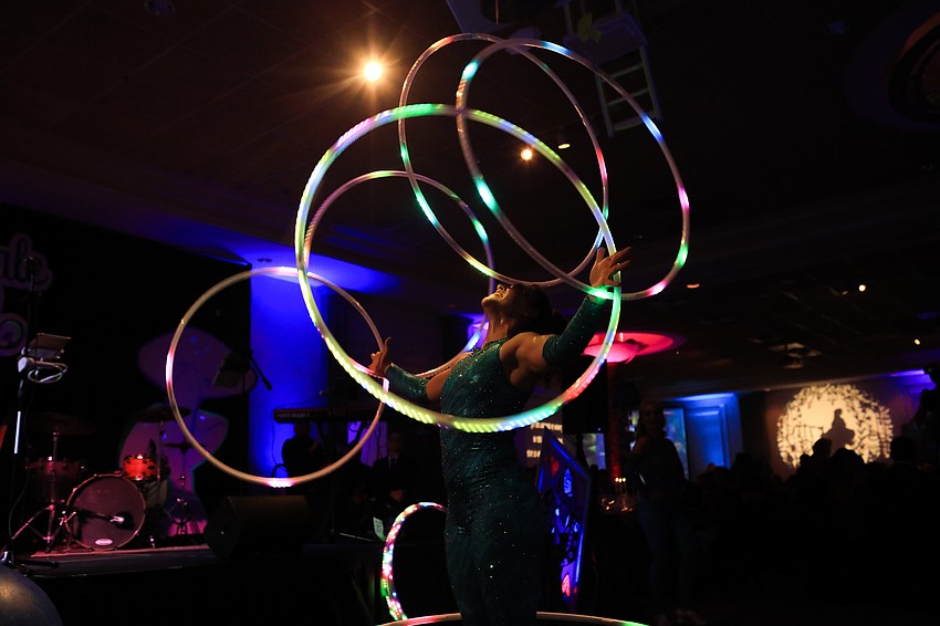 Cirque Vertigo performers put on a show.