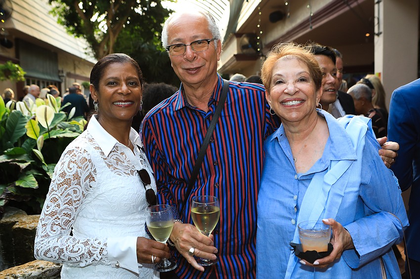 Dona and Sam Scott with Nancy Thompson
