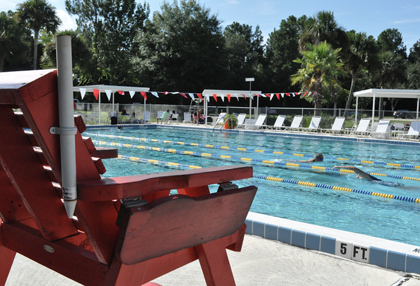 public swimming pool open