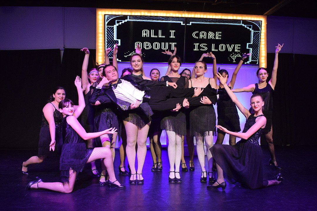 Ovation Theatre's razzledazzle thrills audience with 'Chicago' Your