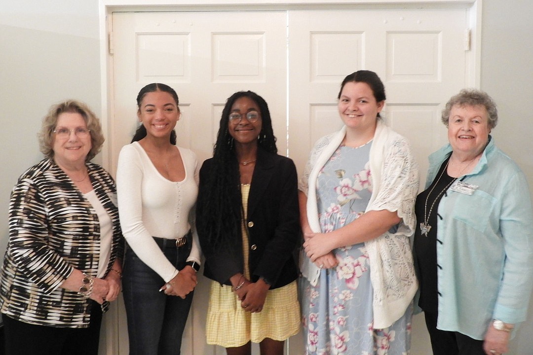 The Palmetto Club presents its annual high school senior scholarship ...