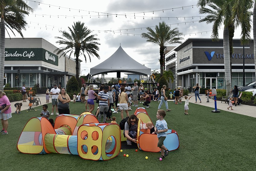 The playdate features mini golf, play tunnels, basketball, bubbles and more.