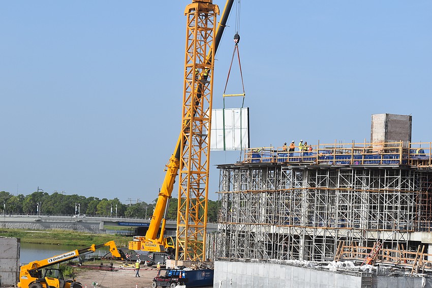 Once the acrylic windows are secured, Willis Smith Construction and Whiting Turner can put the roof on the aquarium and then proceed to finish the exterior.