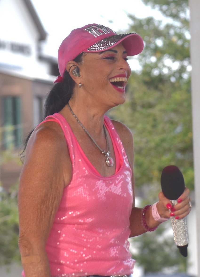 Sheri Nadelman says she isn't a comedienne, but there was plenty of laughing during her show at Waterside Place.