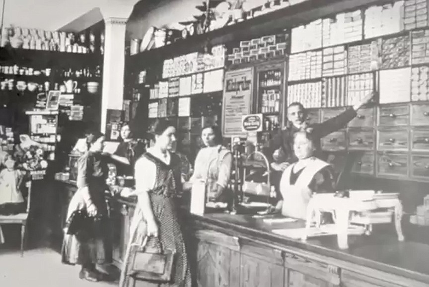 When the Albrecht family, founders of what would become Aldi, went into the grocery business in 1913, customers came to the store’s counter and clerks would collect their selections. Self-serve was not introduced until 1958.