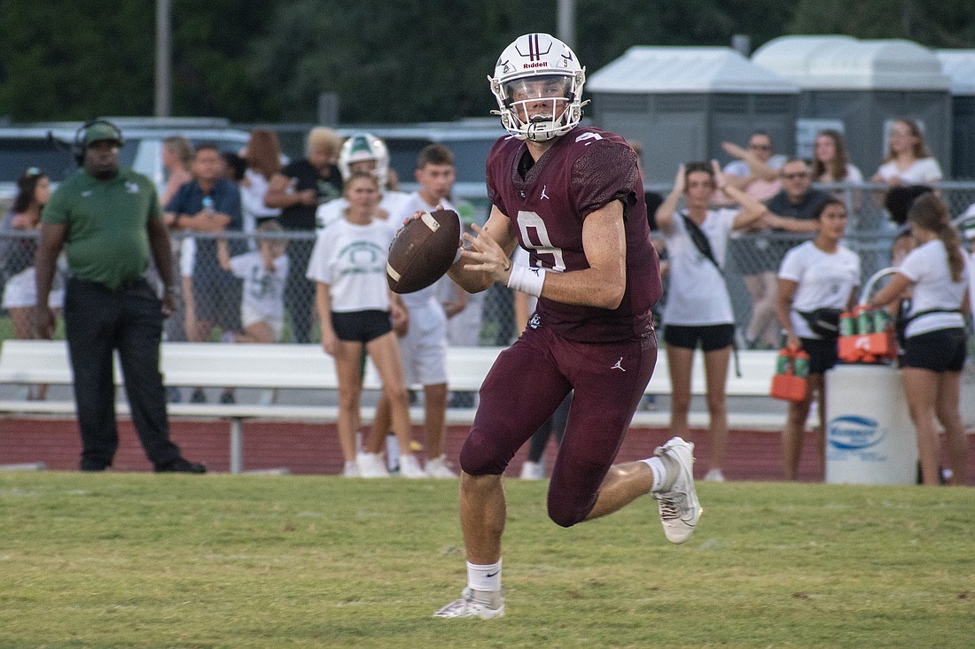 Braden River High then-junior quarterback Lucas Despot threw a touchdown pass to Yahshua Edwards against Lakewood Ranch High in 2023. New Pirates Head Coach Eric Sanders wants Despot to lead more in 2024.