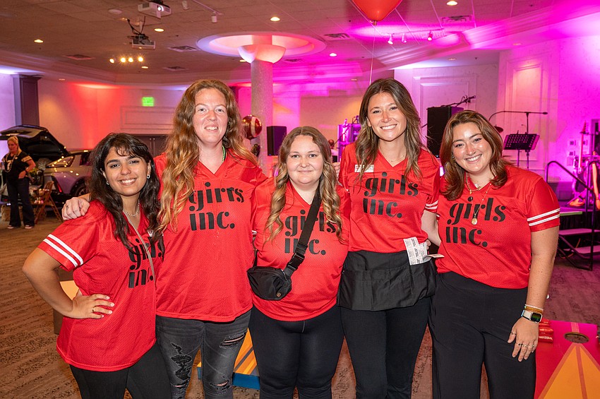 Ana Hernandez, Jen Mertesdorf, Madelyn Insley, Claudia Lagnese and Tallulah Samberg