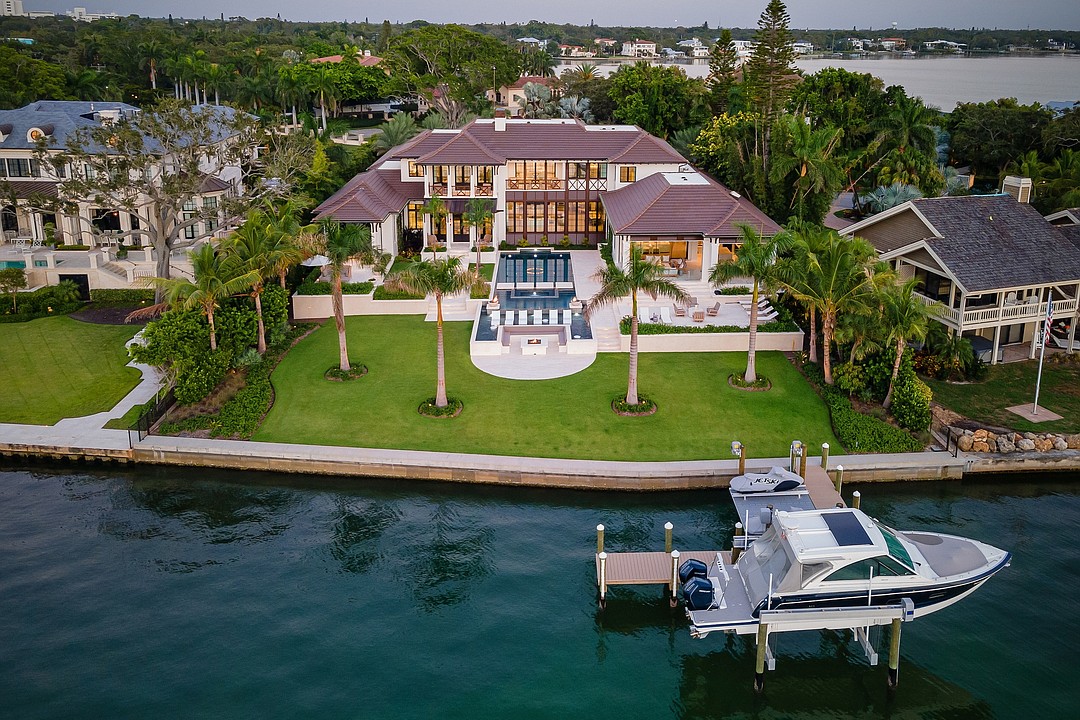 Hillview_estate_rear_exterior_