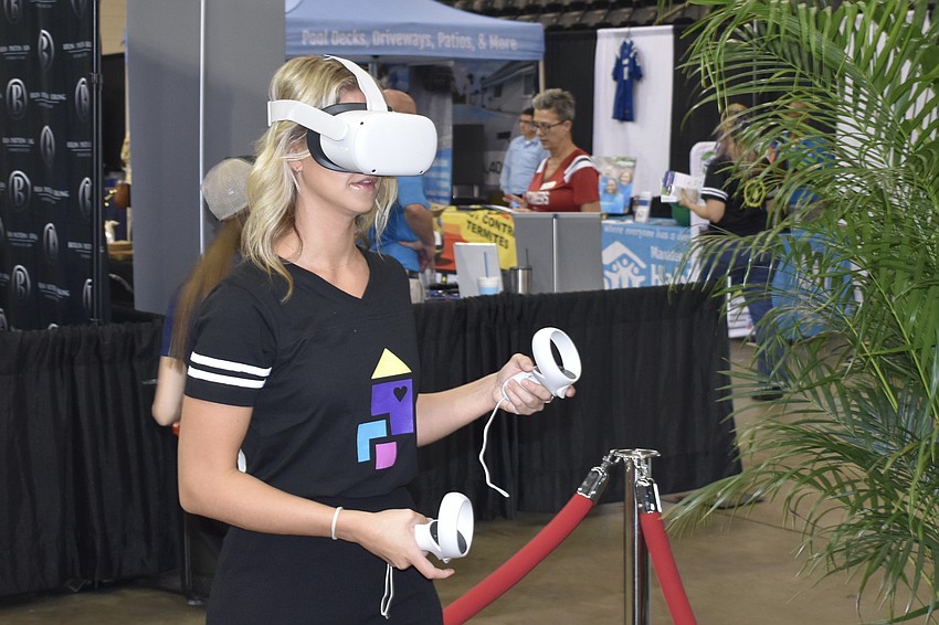 Lakewood Ranch's Taylor Nelson tries out virtual reality with Rite Technology.