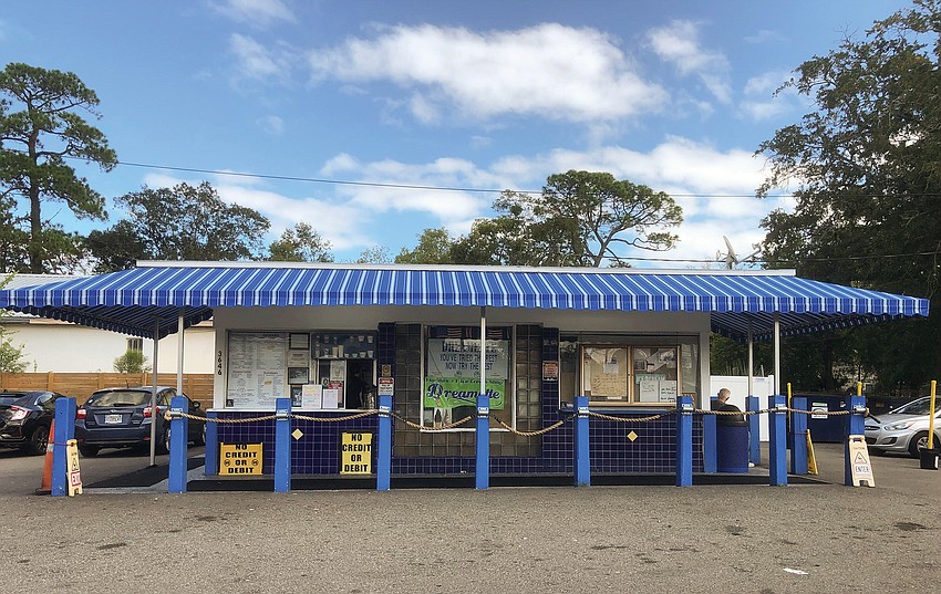 This Retro Ice Cream Parlor In Florida Will Make Your Childhood Dreams Come  True - Narcity