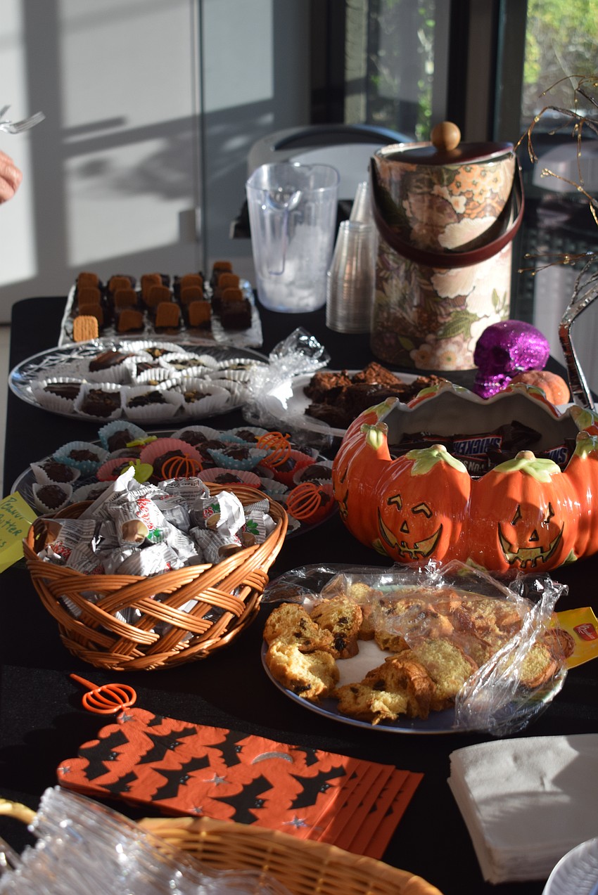Halloween Happy Hour at Seaplace Condominiums
