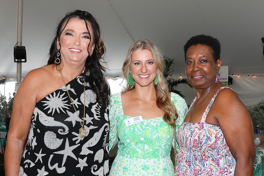 Event Co-chair Lisa Budslick,Associate Director of Donor Relations Alyssa Simonsleft, and Co-chair Doris Johnson