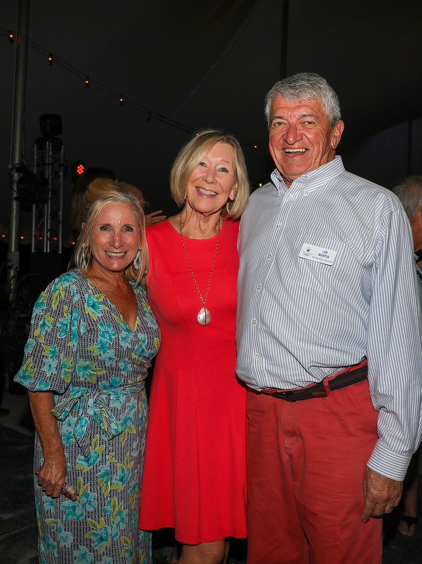 Stephania Feltz, and Nichi and Jim Martin are looking forward to dining on fresh lobster tonight.