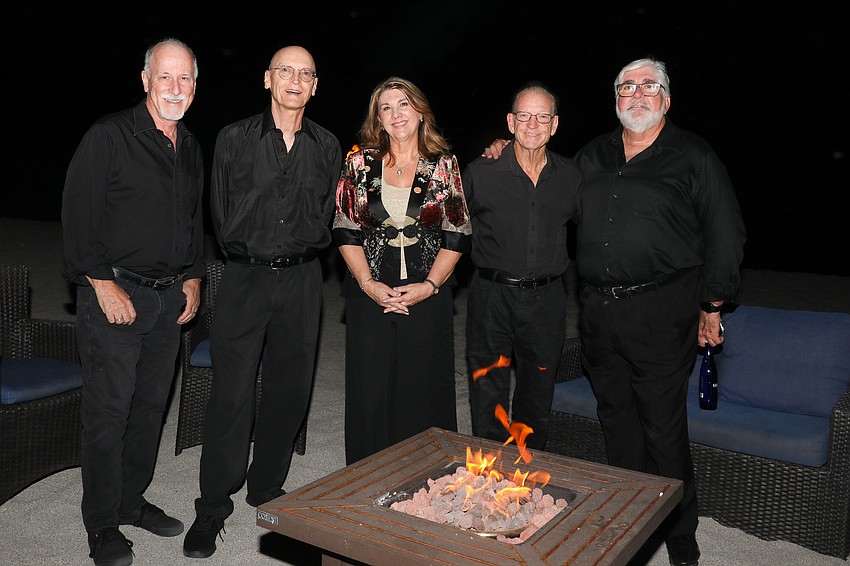 The Paisley Craze Band provided background and dance music. Keyboardist Dave Mankes, guitarist Bob Deilman, vocalist Donna Lamoureaux, drummer Bob Lunergan and bassist Marty Bednar