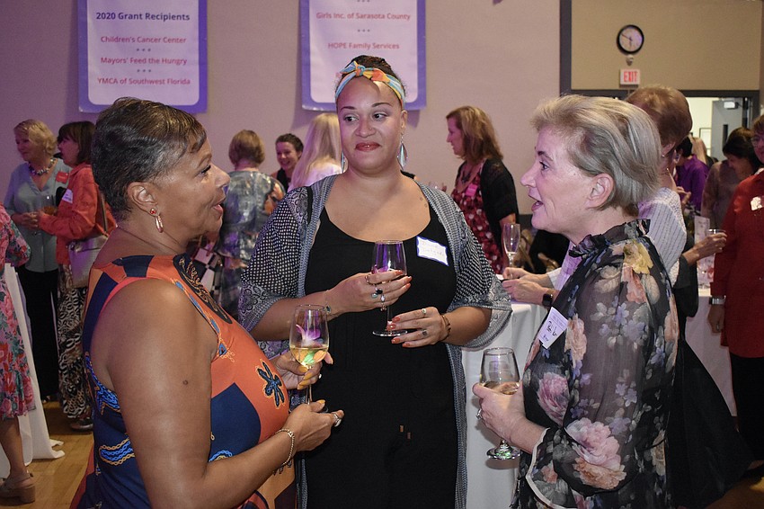 Cynthia Davis, Dana Delgado and Pati Knox talk.