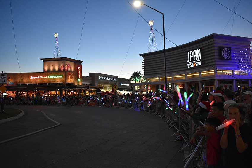 The parade rout along Cattlemen Road was packed for the Santa's Grand Arrival Parade.