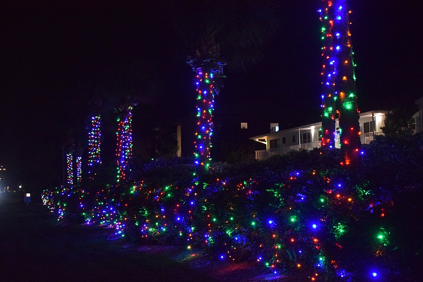 A holiday lights tour on Longboat Key | Your Observer