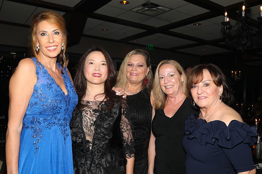 Juliette Guidara, Leah Meyers, Michele Fox, Crystal Bossert and Lorraine Engl